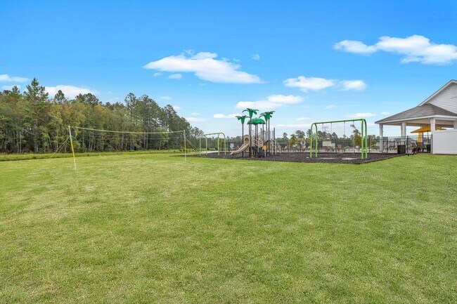 Building Photo - Introducing a stunning 3 bedroom, 2 bathroom home