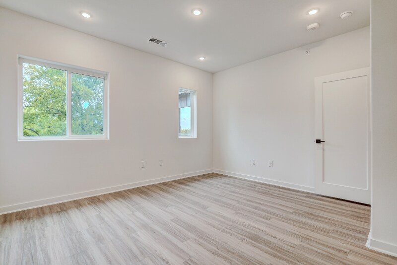 Building Photo - 100 Mockingbird Ln W
