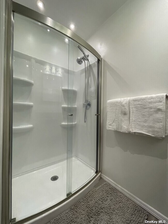 Building Photo - 208 Fairview Cir