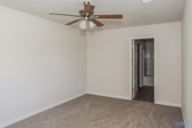 Building Photo - 129 Elmhurst Dr