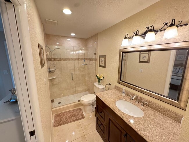 Building Photo - 512 High Point Dr