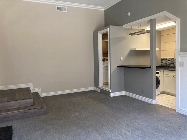 Building Photo - 3368 Avocado Hill Way