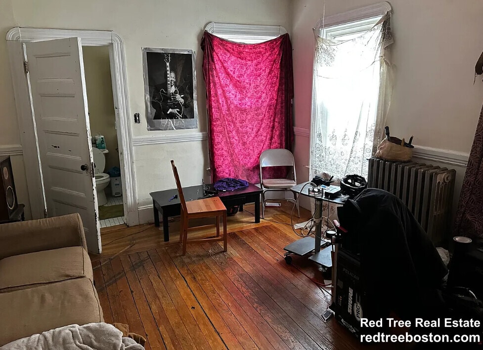 Building Photo - 40 Hooker St