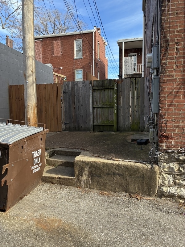 Building Photo - 3557 California Ave