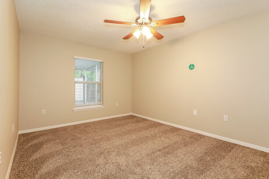 Building Photo - 2668 Lantana Lakes Dr W