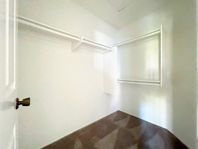 Building Photo - Single Level in Shadowridge w/ A/C!