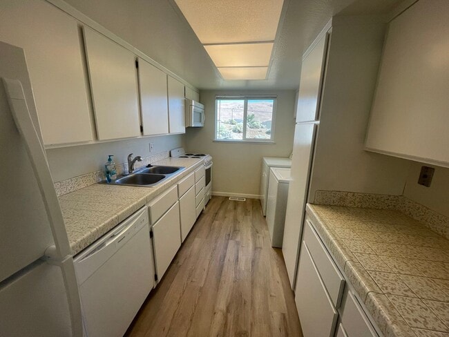 Primary Photo - Cute 3 Bedroom Townhome close to UNR