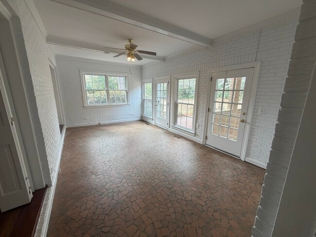 Building Photo - 115 Adams Ave