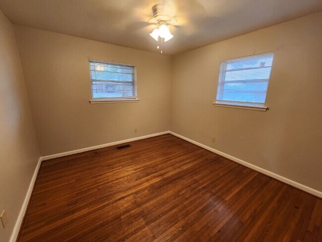 Building Photo - 7 Cliffwood Cir