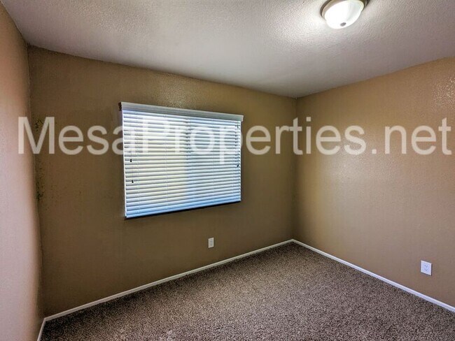 Building Photo - 14747 Amber Ct