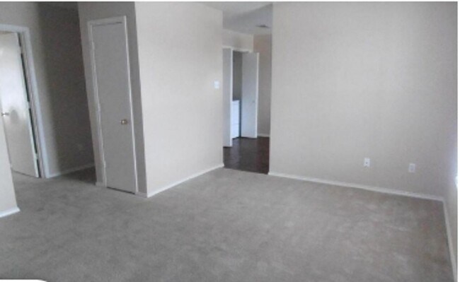 Building Photo - AVAILABLE NOW