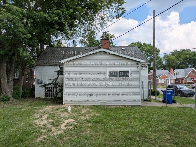 Building Photo - 16701 Lindsay St