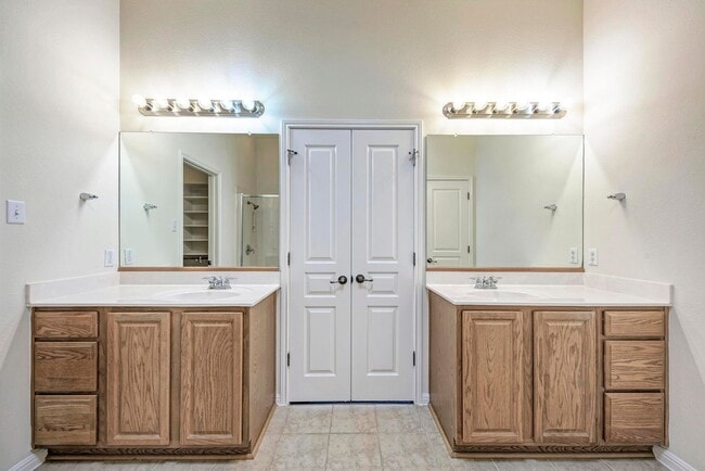 Building Photo - Large home in Pflugerville!  3 car garage - Highland Park Neighborhood