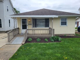 Front - 709 Michigan St