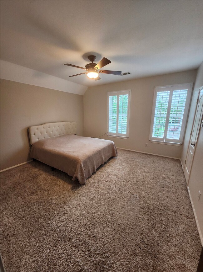 Building Photo - 14422 Light Falls Ct