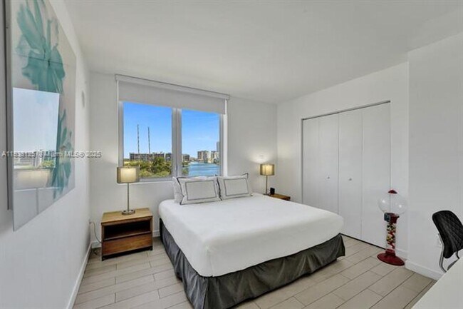 Building Photo - 2600 E Hallandale Beach Blvd