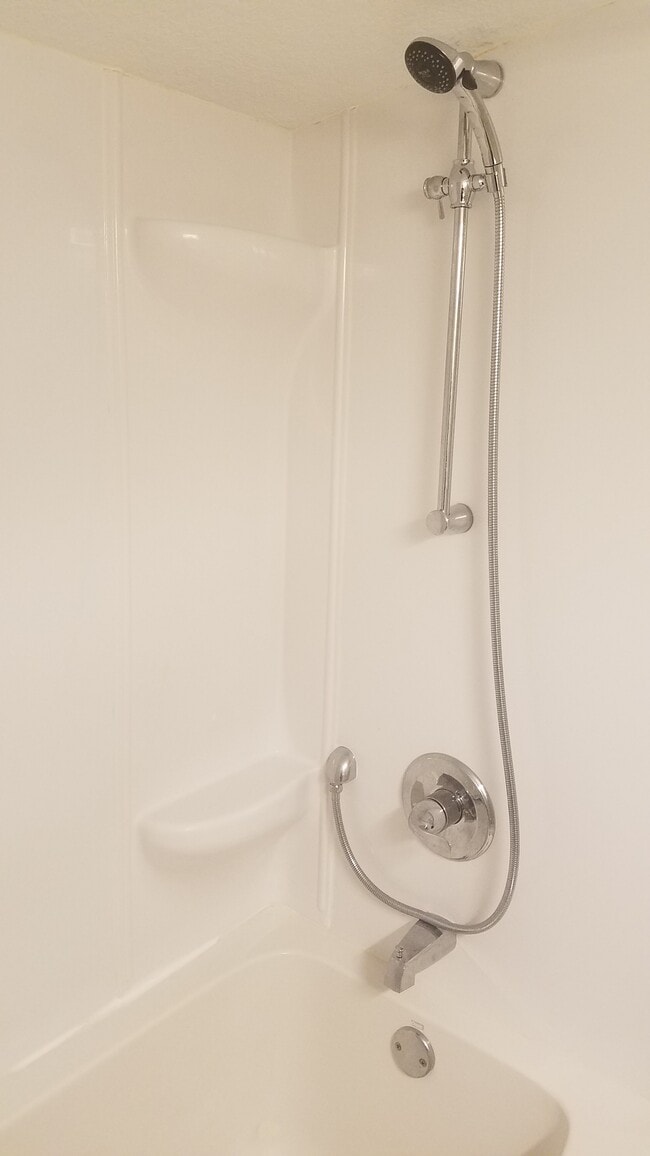 Building Photo - 1328 East Ave