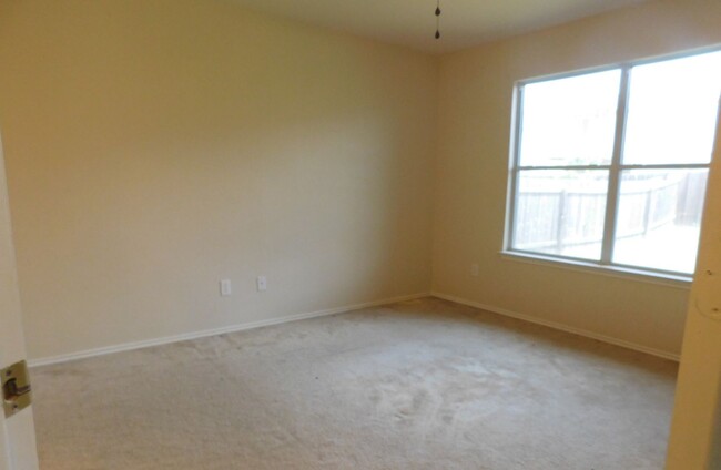 Building Photo - Available NOW!!!! Beautiful 3 bedroom, 2.5...