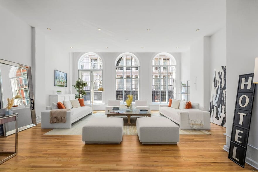 Building Photo - 508 Broadway-SI ID1035011P