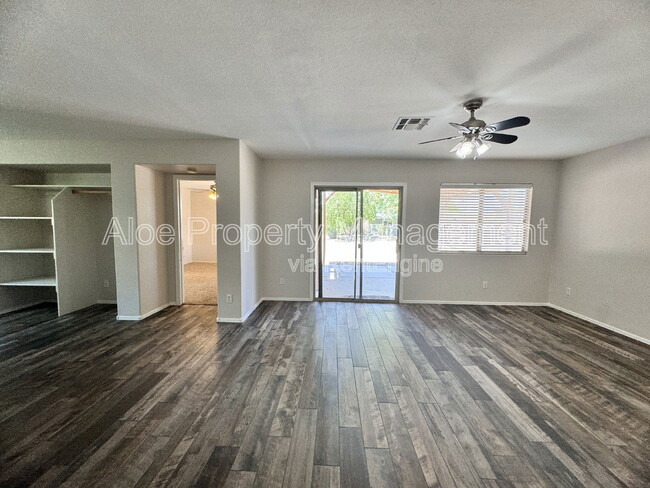 Building Photo - 9138 W Ross Ave