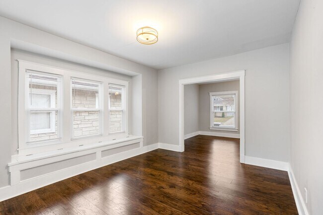 Building Photo - 3 Bedroom House Off Eastern Parkway