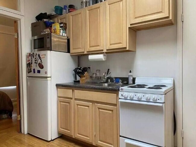 Building Photo - 2 bedroom in New York NY 10003