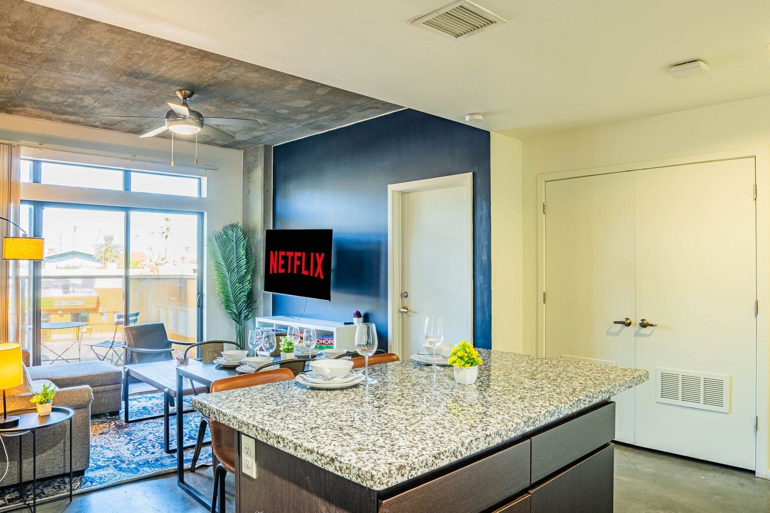 Building Photo - 333 E Roosevelt St