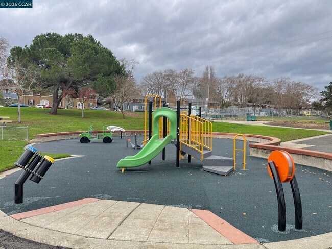 Building Photo - 25 Baldwin St