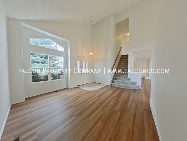 Building Photo - 7150 Grand Prairie Dr
