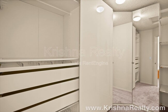 Building Photo - 13686 NW Henninger Ln