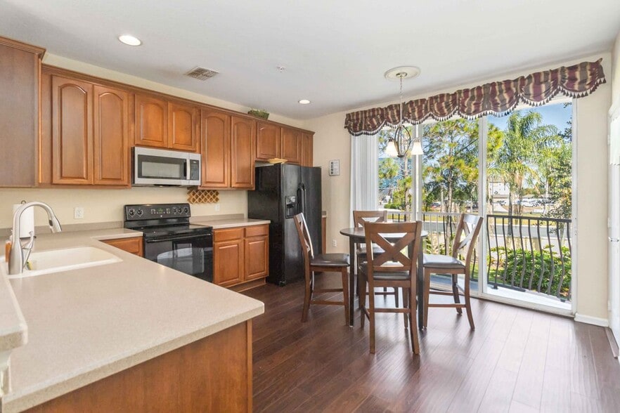 Building Photo - 5038 Tideview Cir