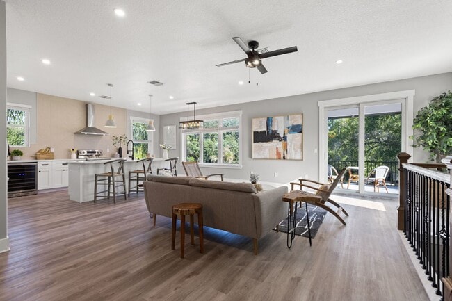 Building Photo - Charming Tampa Rental - Perfectly Located ...