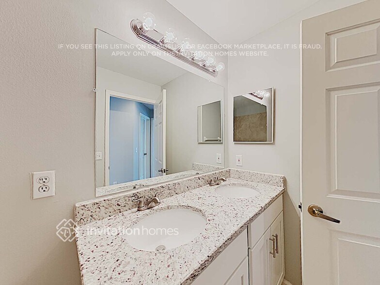 Building Photo - 322 Lexingdale Dr