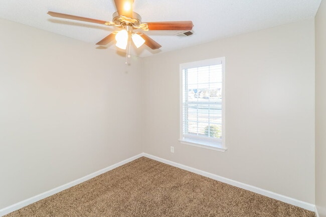 Building Photo - 10790 Wellington Dr