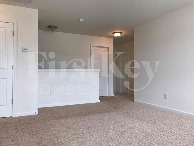 Building Photo - 3283 Grandview Club Rd