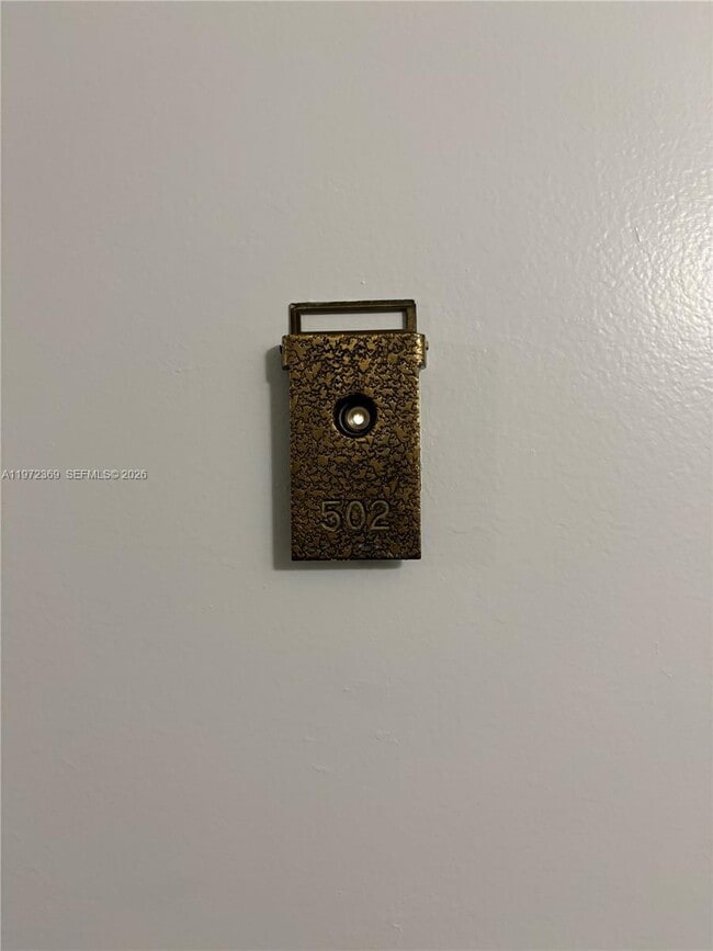 Building Photo - 2500 NE 135th St