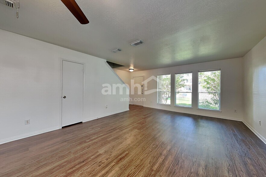 Building Photo - 5349 Yale Dr