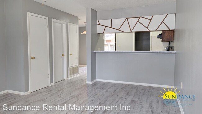 Building Photo - 2 br, 1.5 bath House - 217 Oak Street SE U...