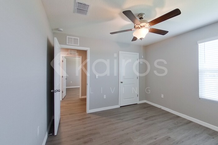 Building Photo - 8577 SW 43rd Ter