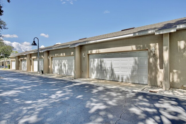 Building Photo - Beautiful 3/2.5 Spacious Townhome with a P...