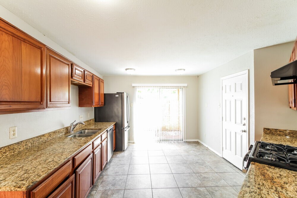 Building Photo - 1418 Hunters Park Dr