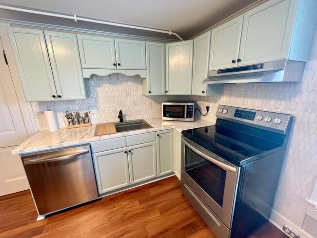 Building Photo - 160 1/2 W Mound St