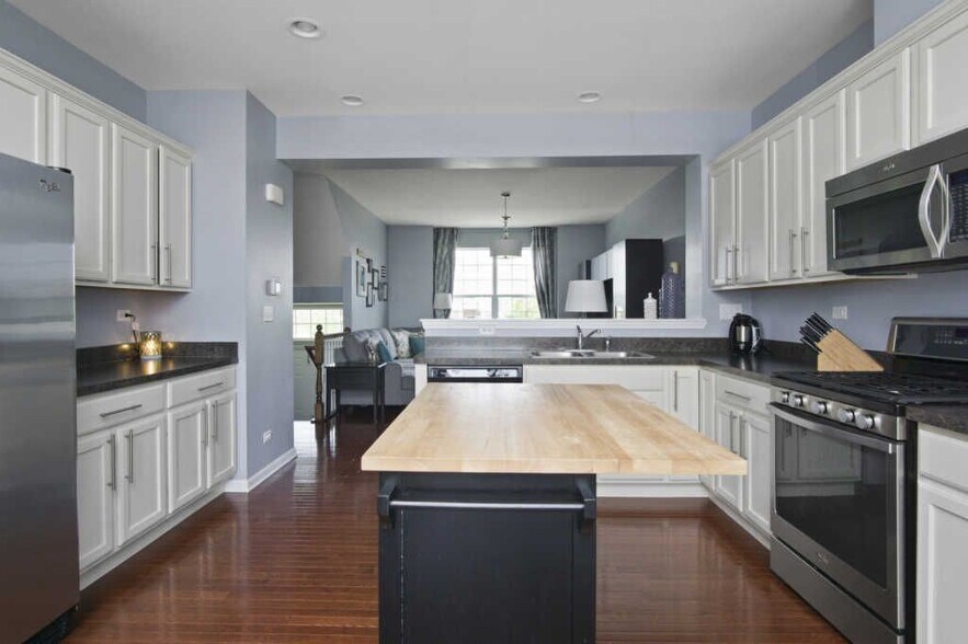 Kitchen - 15353 Sheffield Square Pkwy