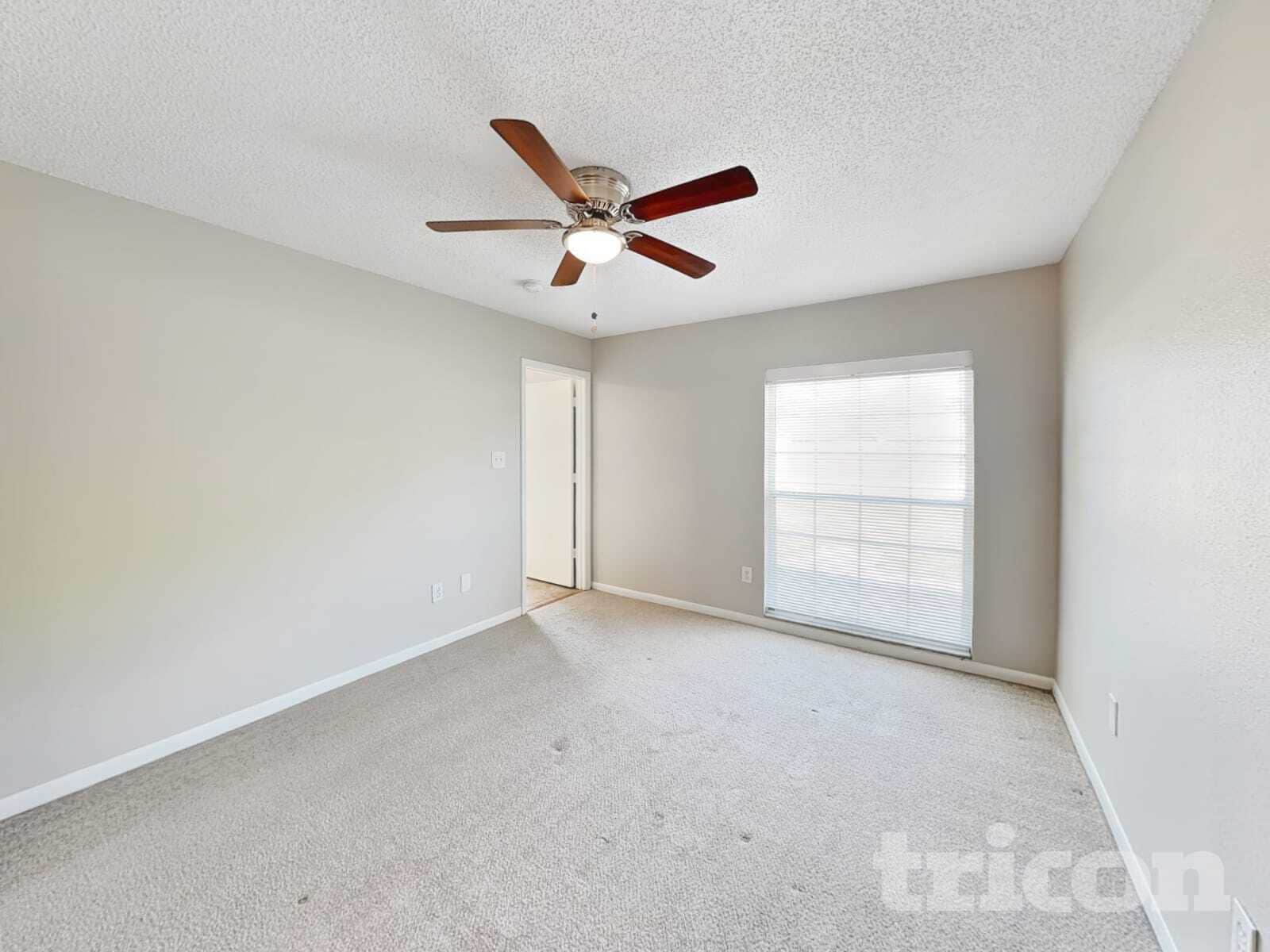 Building Photo - 1757 Lakeview Village Dr