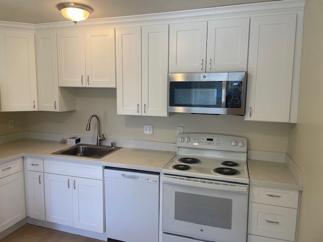 Building Photo - 4416 Moorpark Ave