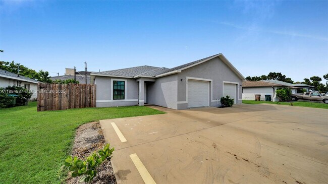 Primary Photo - 326 SE 16th Pl