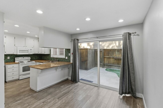 Building Photo - North Davis Condo-Available