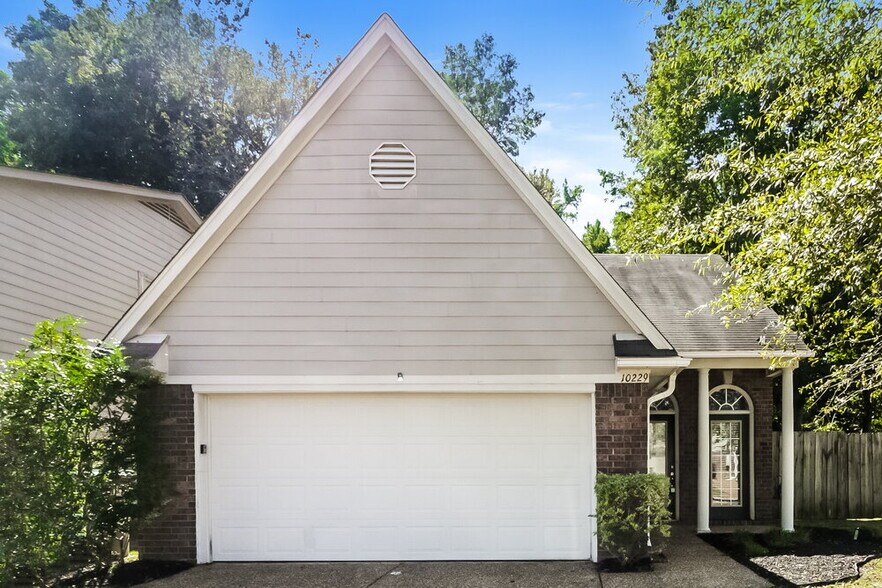 Primary Photo - 10229 Cottage Farms Dr