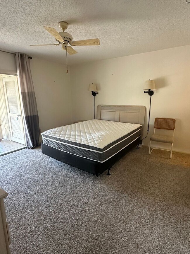 Building Photo - 2/2 Furnished 55+ Condo