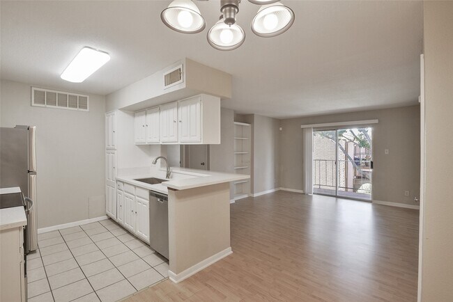 Building Photo - 12955 Woodforest Blvd